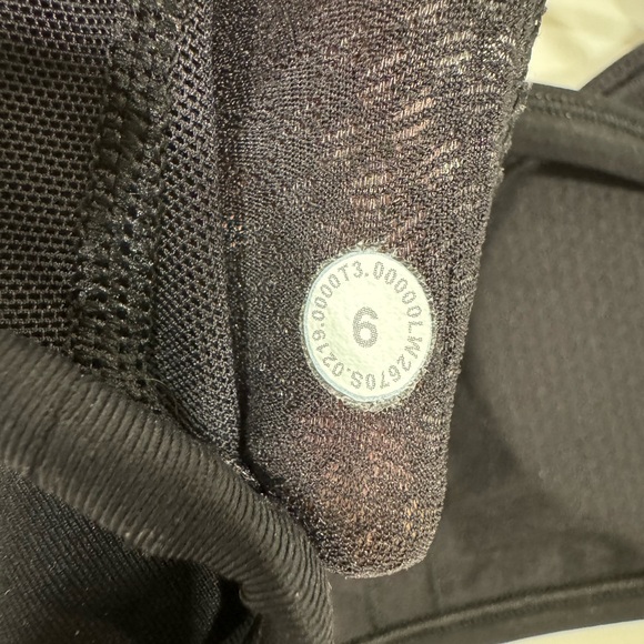 Free to be wild bra by Lululemon Size 6 - Picture 3 of 5